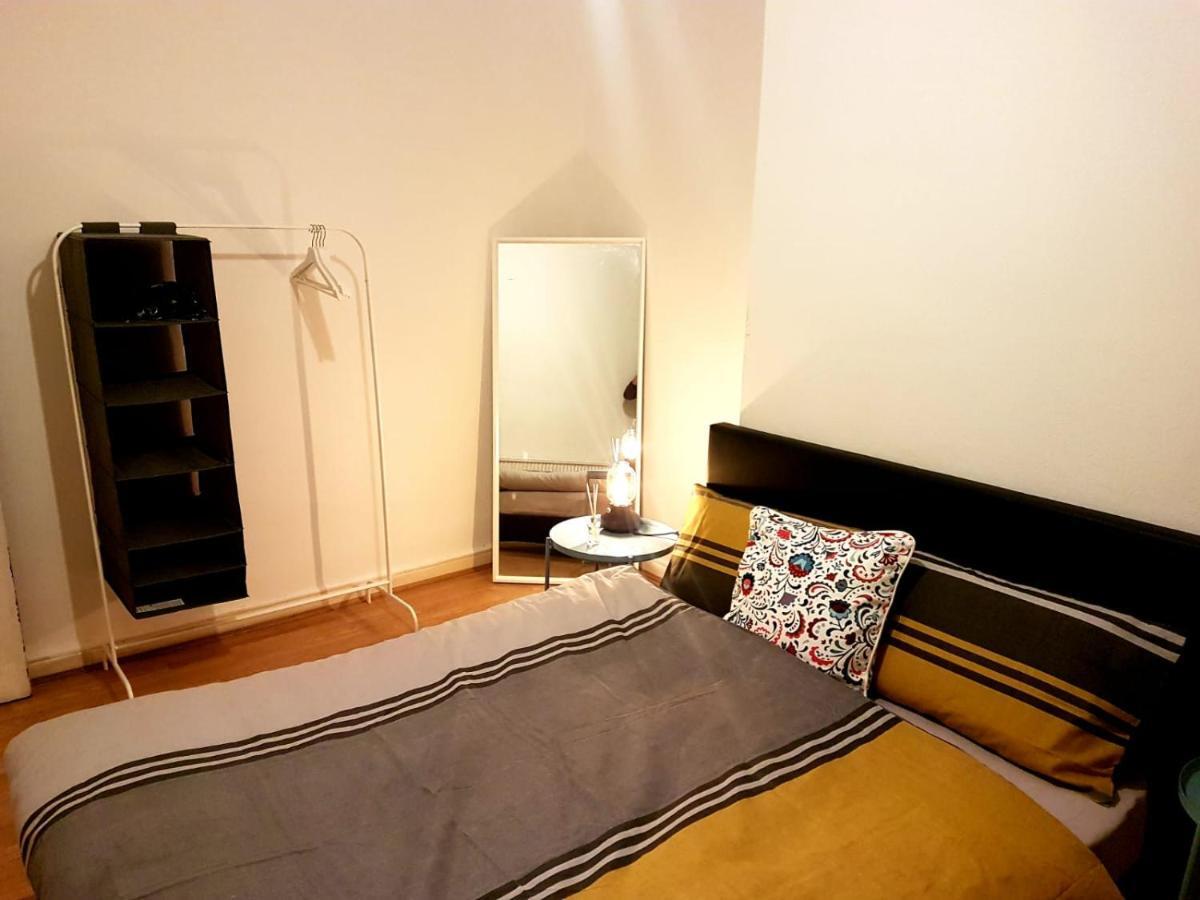 Budget House In Gants Hill Bed & Breakfast Ilford Exterior foto